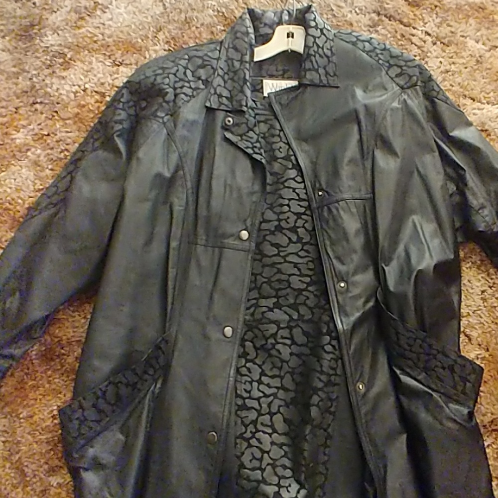 Winked 2 piece skirt set size Medium leather